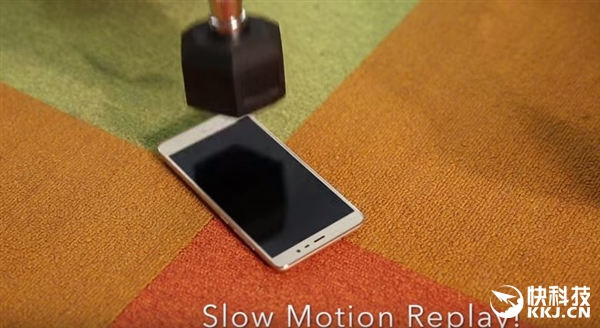 899元红米Note 3屏幕强度测试：汽车压不坏