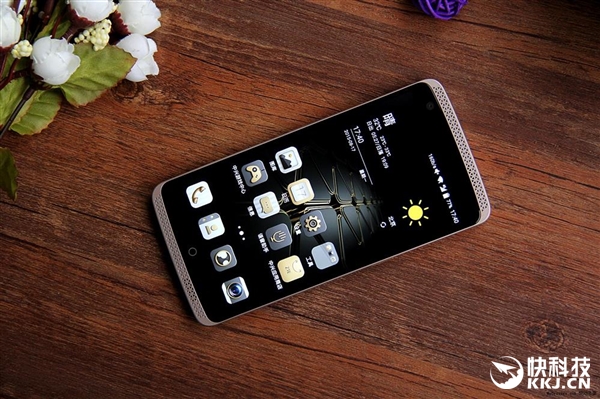 中兴新旗舰机曝光：配置硬罡三星Galaxy S7