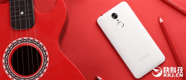 599元！360新款手机F4图赏：对称美学