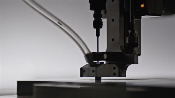 苹果Liam机器人揭秘：11秒拆解一台iPhone