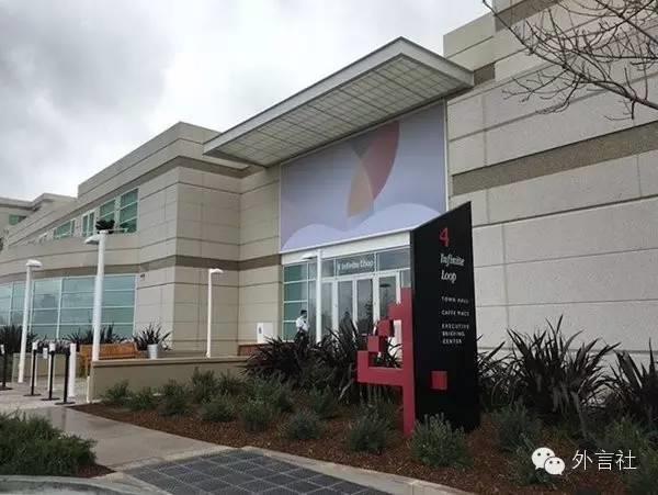 终于明白了：苹果海报原来这么有内涵