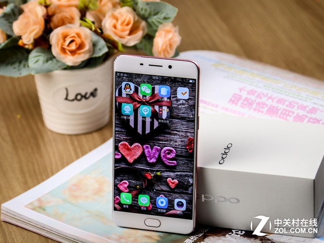 OPPO R9首销单日超10万台 成新一代爆款 