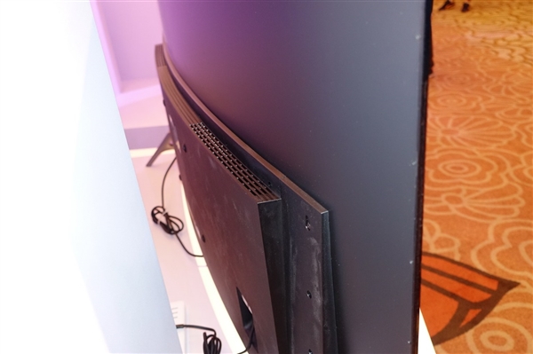 最美小米电视！65寸曲面实拍：超薄惊叹