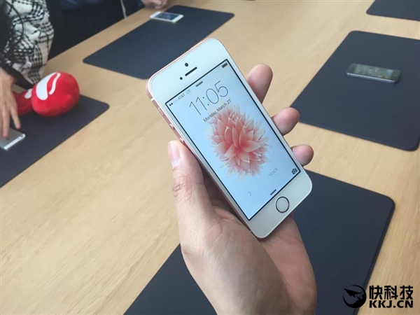 4寸真旗舰！iPhone SE体验：3288元买不亏