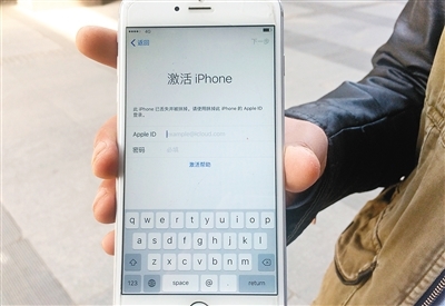 好心帮人登录苹果ID 自己iPhone 6 Plus惨变砖