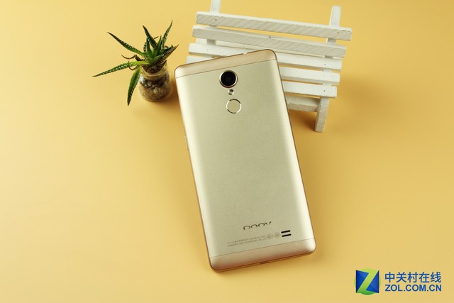 999元不剁手 朵唯A3女性手机约你官网见 