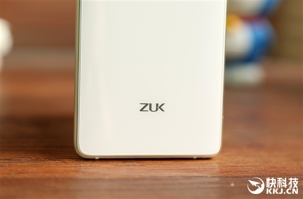 联想ZUK Z2 Pro真机图赏：全球最窄黑边