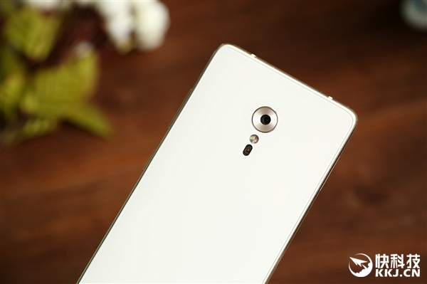 联想ZUK Z2 Pro真机图赏：全球最窄黑边