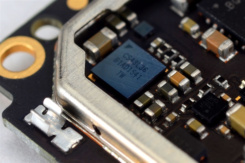 敢卖2799元！魅族PRO 6拆解：做工用料赞