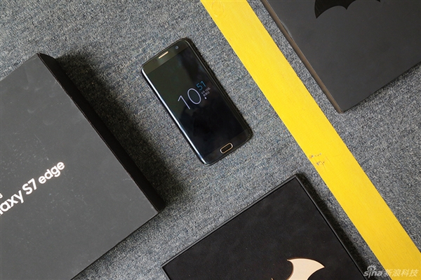 国行蝙蝠侠三星S7开箱：很贵很好看