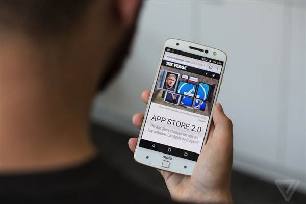 联想发飙！新旗舰Moto Z国行售价曝光：5299元