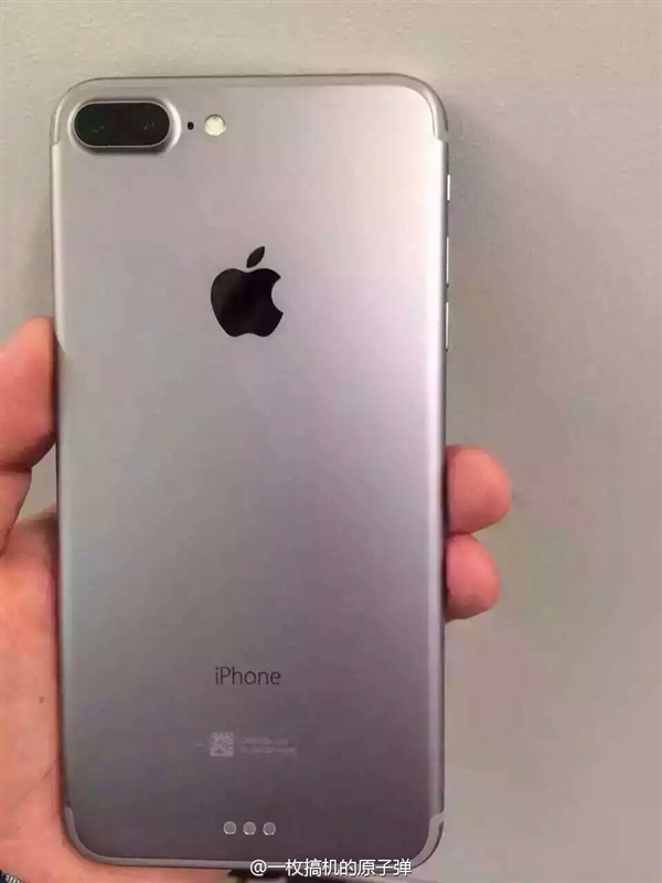 iPhone 7谍照大曝光！网友：丑出新境界
