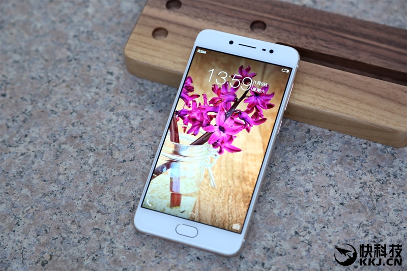 自拍自高！最火国产智能机vivo X7深度评测：2498元