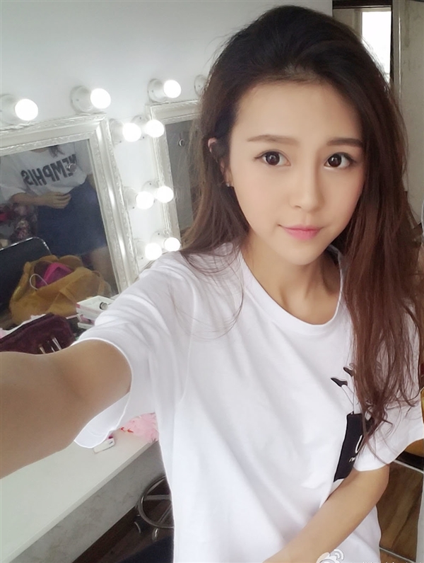 网红直播爆火：iPhone受冷落 国产手机逆袭