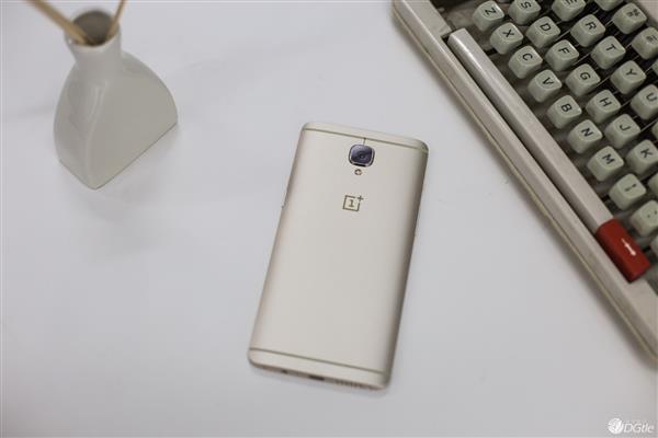 薄荷金一加3真机图赏：清新淡雅