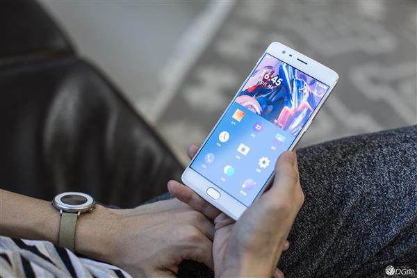 薄荷金一加3真机图赏：清新淡雅