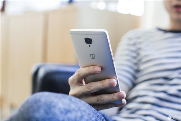 薄荷金一加3真机图赏：清新淡雅