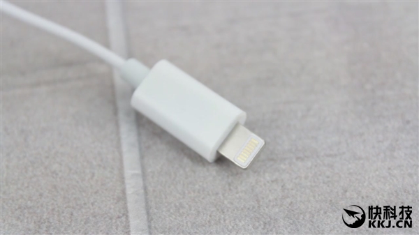 真能用！视频：iPhone 7 Lightning全新耳机上手