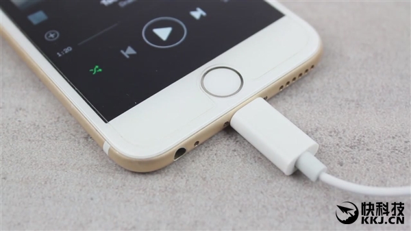 真能用！视频：iPhone 7 Lightning全新耳机上手