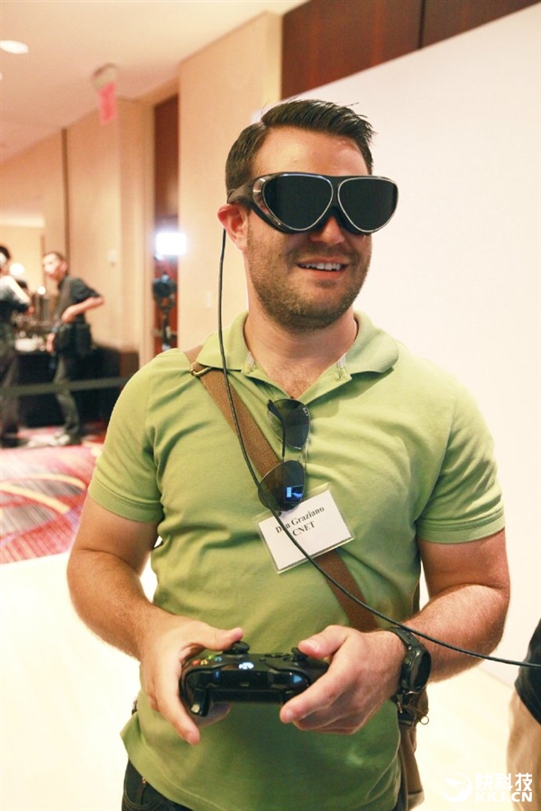 超便携VR眼镜Dlodlo V1发布：就是一副眼镜！