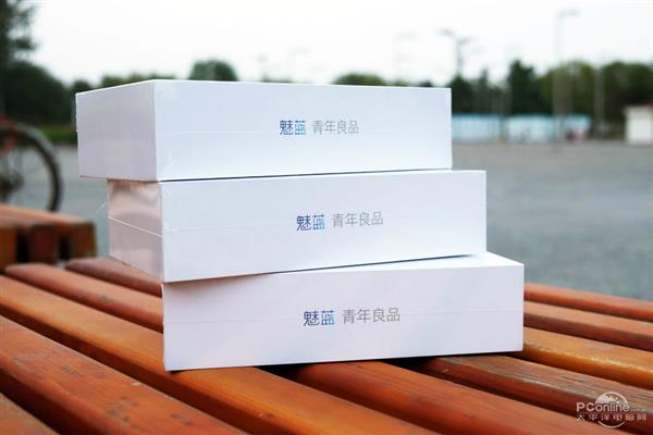 1299元YunOS加持！魅蓝E金灰蓝三色现场图赏