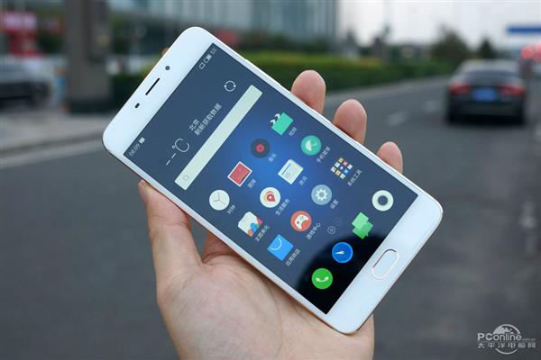 1299元YunOS加持！魅蓝E金灰蓝三色现场图赏