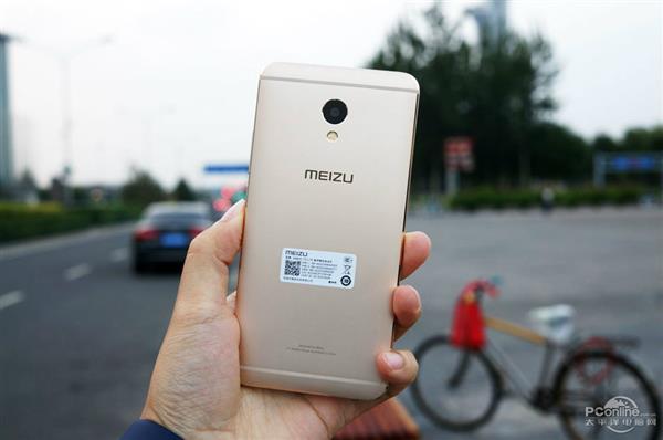 1299元YunOS加持！魅蓝E金灰蓝三色现场图赏