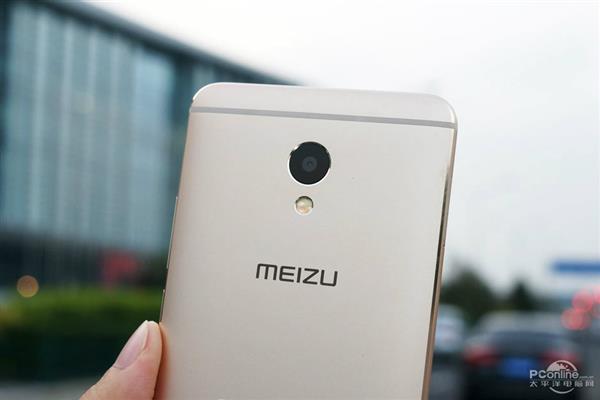 1299元YunOS加持！魅蓝E金灰蓝三色现场图赏