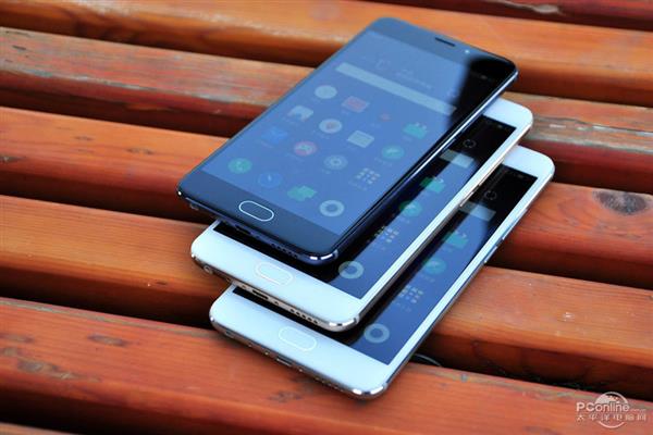 1299元YunOS加持！魅蓝E金灰蓝三色现场图赏