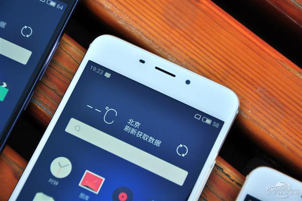 1299元YunOS加持！魅蓝E金灰蓝三色现场图赏