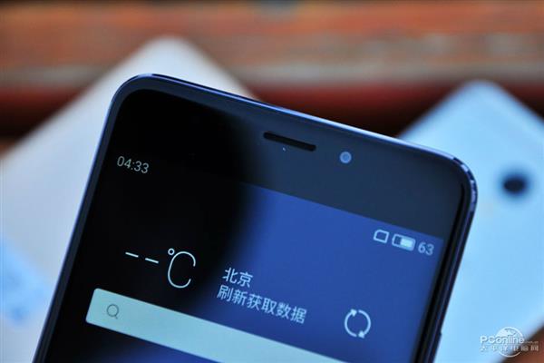 1299元YunOS加持！魅蓝E金灰蓝三色现场图赏