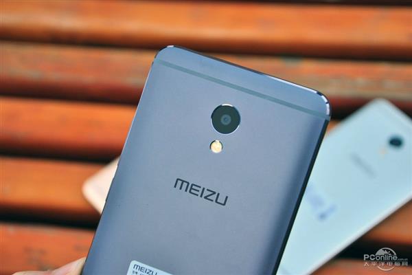 1299元YunOS加持！魅蓝E金灰蓝三色现场图赏