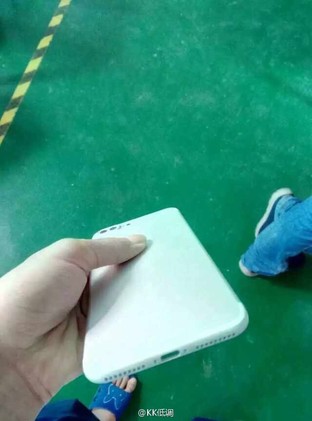 蓝色可能被取消 iPhone7未上色后盖曝光 