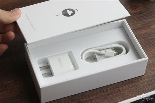 1299元！魅蓝新机U20开箱：双玻璃机身