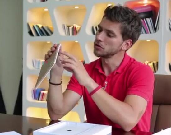 深圳200元组装一部手机：国外美女主持惊呆了