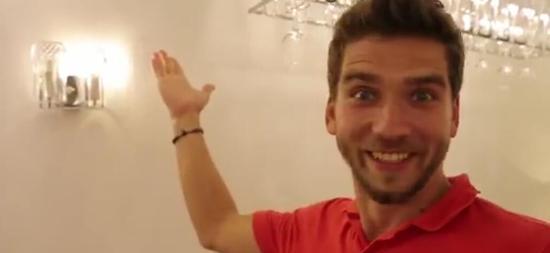 深圳200元组装一部手机：国外美女主持惊呆了