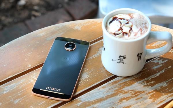 今日发布！联想Moto Z国行抢先体验：全球最薄金属旗舰