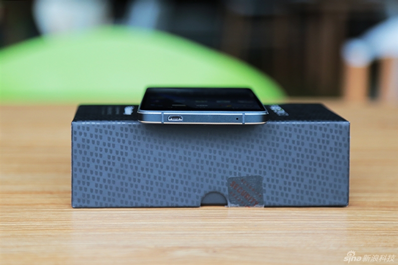 黑莓DTEK50图评：向全键盘、BB10系统做最后告别！