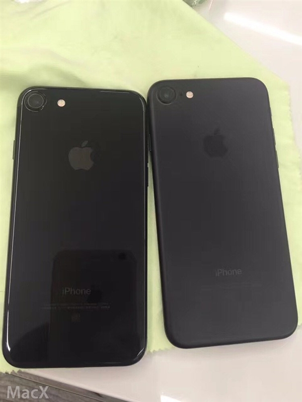 iPhone 7黑色、亮黑色真机对比：最后亮瞎了