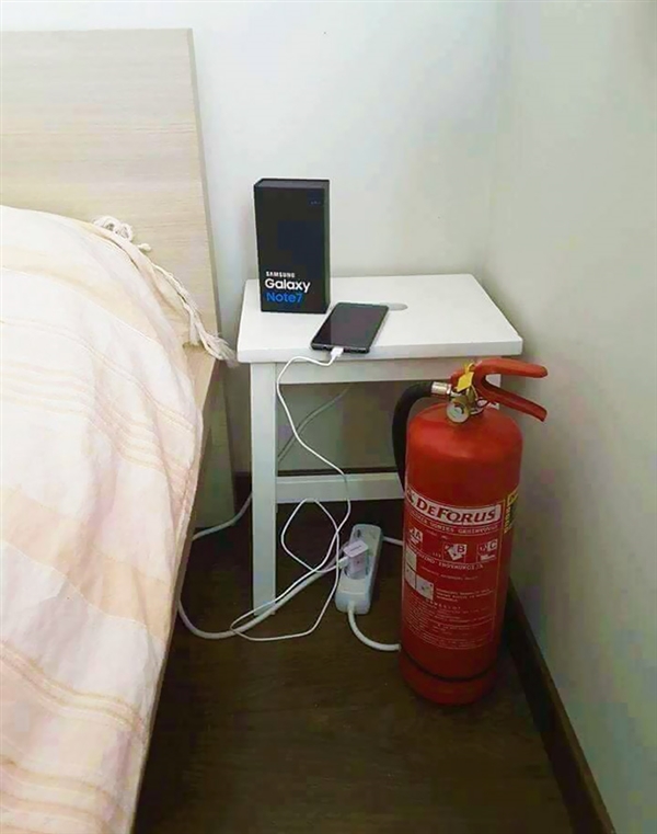 Note 7电池爆炸后 全球网友都不淡定了……