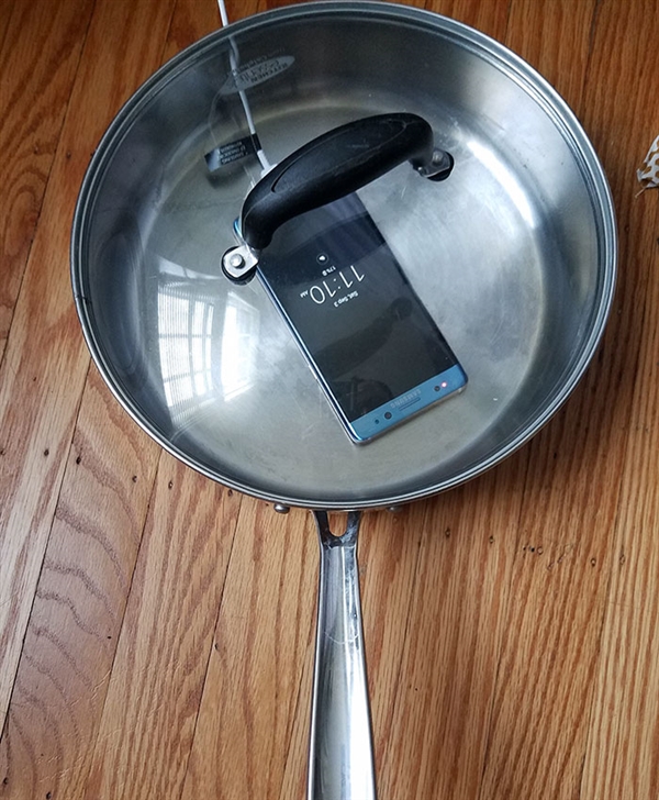 Note 7电池爆炸后 全球网友都不淡定了……