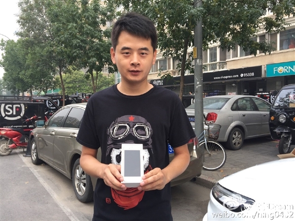 中国第一个拿到iPhone 7的人：上海/北京网友争第一