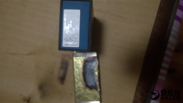 三星药丸！国行金色Note 7首炸：惨不忍睹