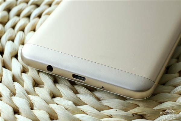 三星Galaxy On7 (2016)图赏：金属机身、摄像头0凸