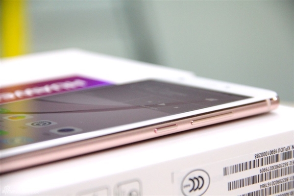比iPhone 7美？华为5寸新机nova玫瑰金版图赏