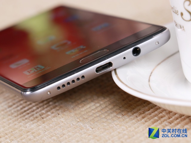 彰显高通骁龙820实力 一加3报价2499元 