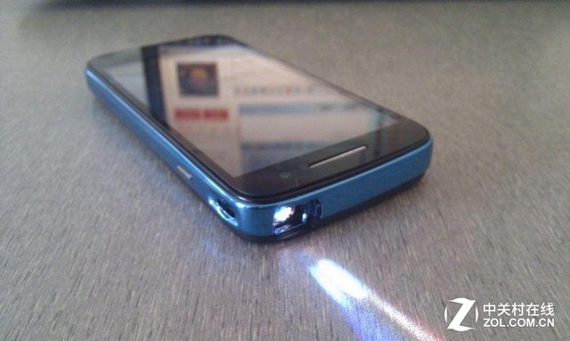 智笔记13：投影手机为何一直很“纠结” 