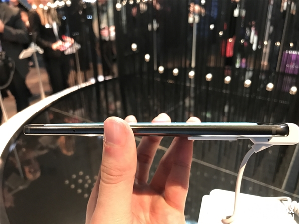 国内独家！华为Mate 9保时捷版现场图赏：2K曲屏