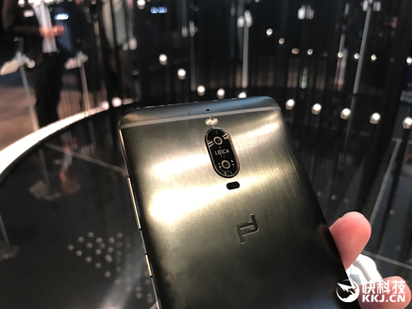 国内独家！华为Mate 9保时捷版现场图赏：2K曲屏