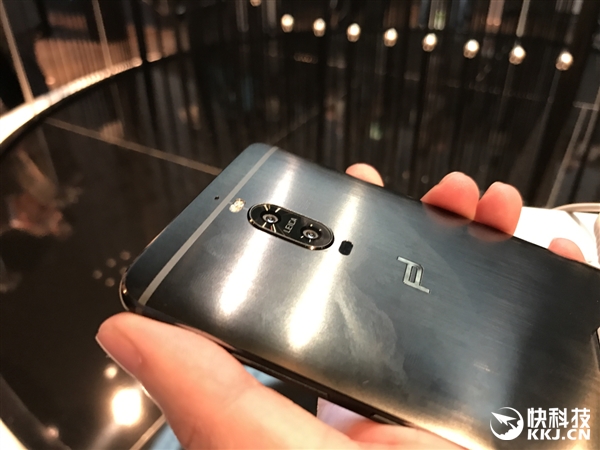 国内独家！华为Mate 9保时捷版现场图赏：2K曲屏